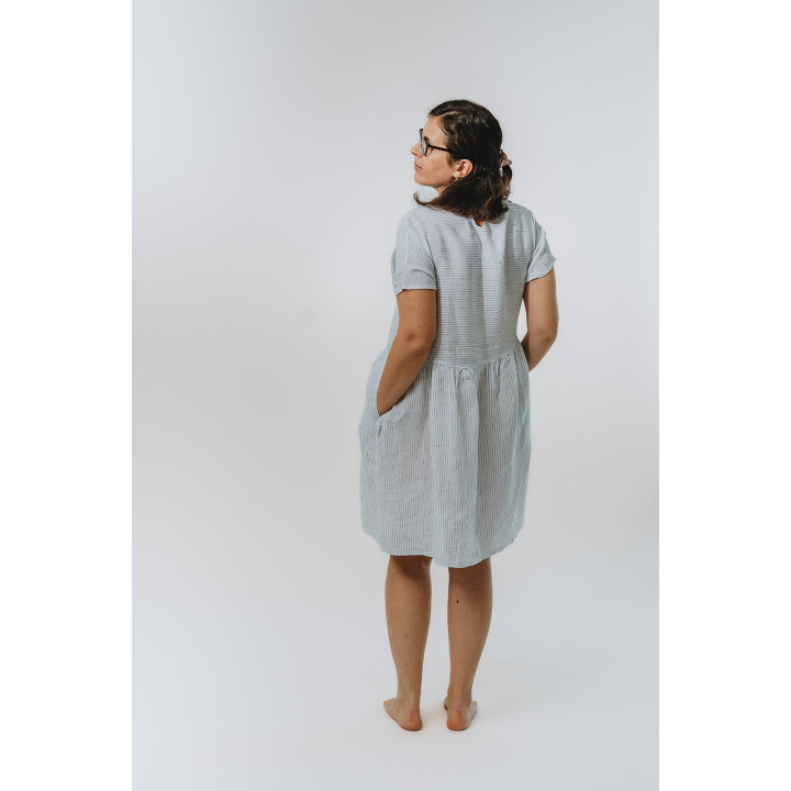 Leinenkleid Lisa (weiß mit dunkelblauen Streifen)