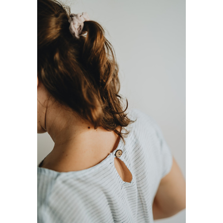 Leinenkleid Lisa (weiß mit dunkelblauen Streifen)