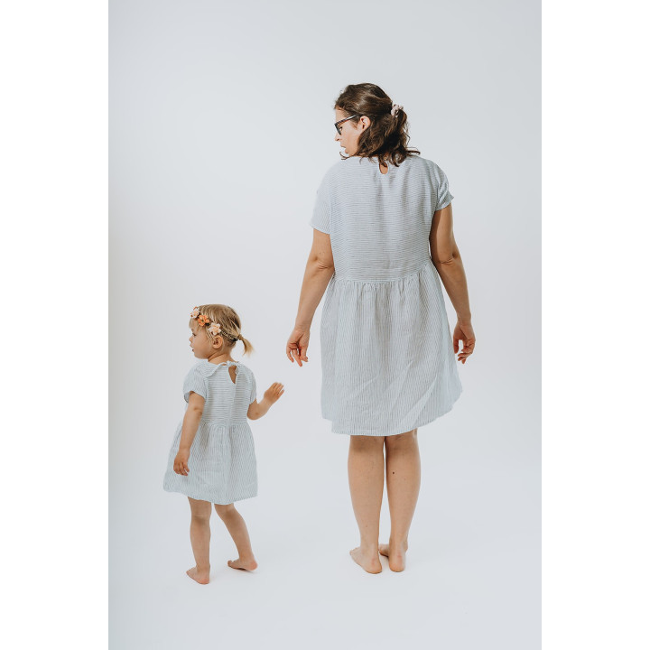 Kinder-Leinenkleid Liten Lisa (weiß mit dunkelblauen Streifen)