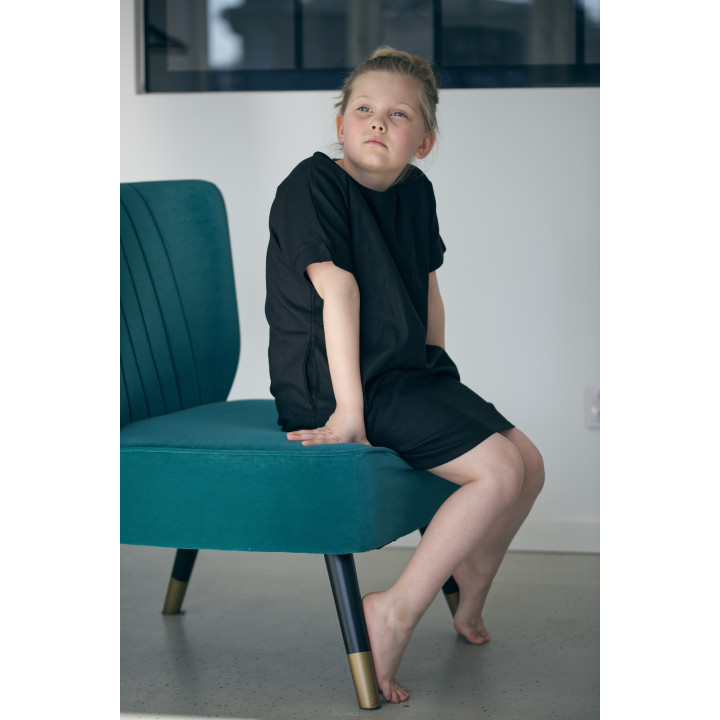 Liten Britta Kinder-Leinenkleid (Schwarz)