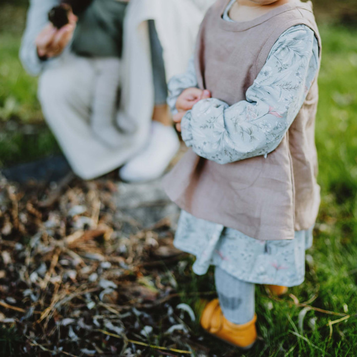 Kerstin Kinderschürze (Walnuss)