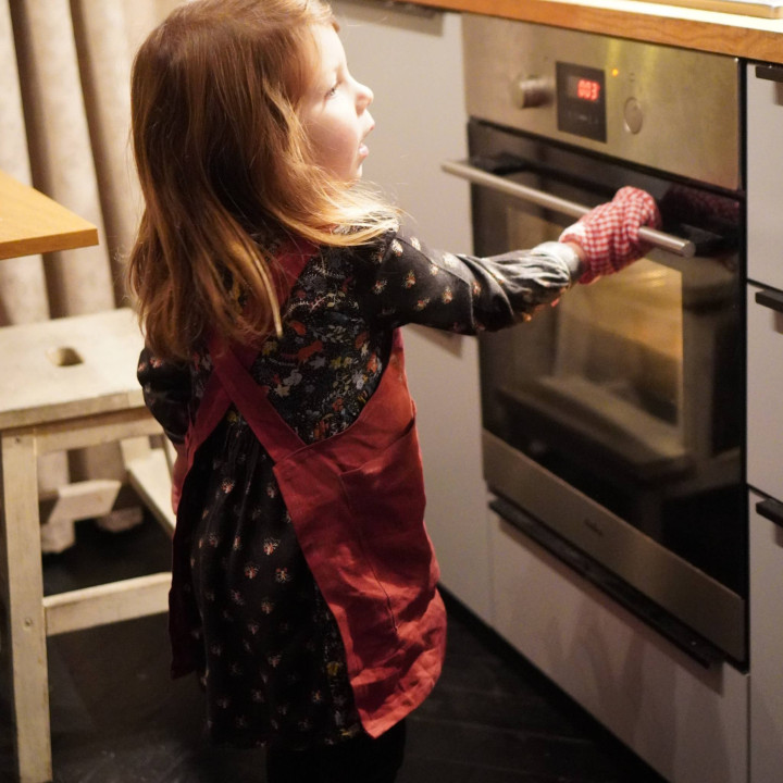 Lotta Kinderschürze (Kirsche)