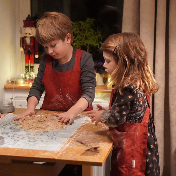 Lotta Kinderschürze (Kirsche)