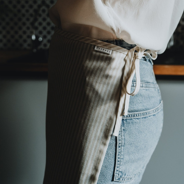 Wisch-Schürze 2-in-1 (naturfarbene Streifen)