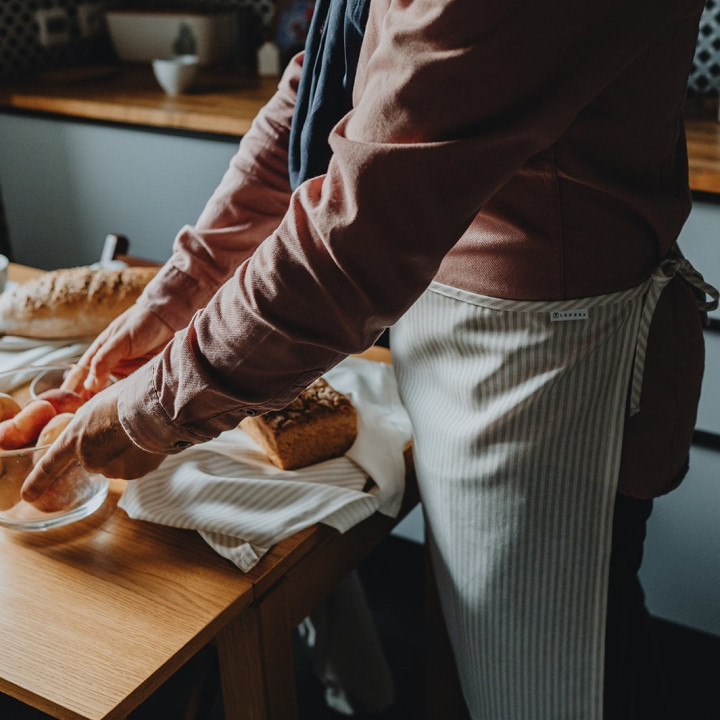 Wisch-Schürze 2-in-1 (naturfarbene Streifen)