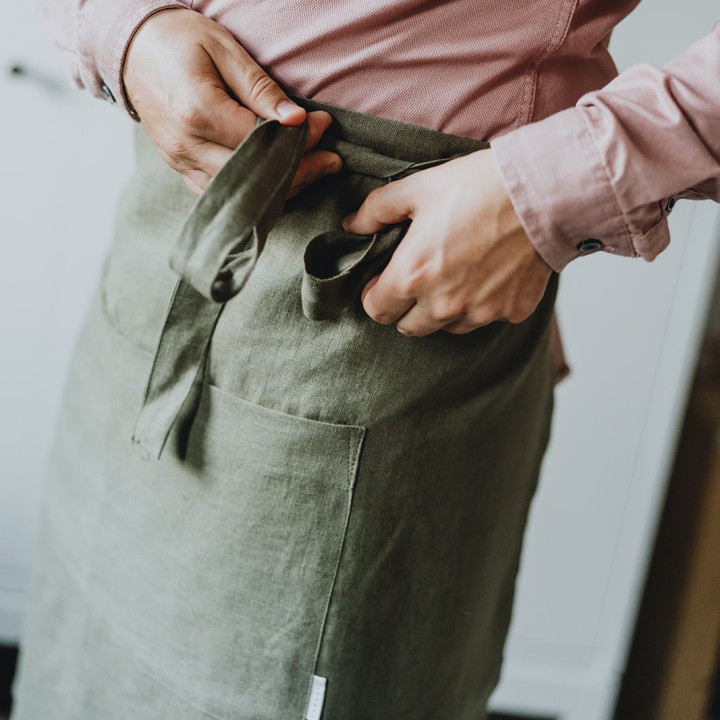Schürze mit Bindeband (oliv)