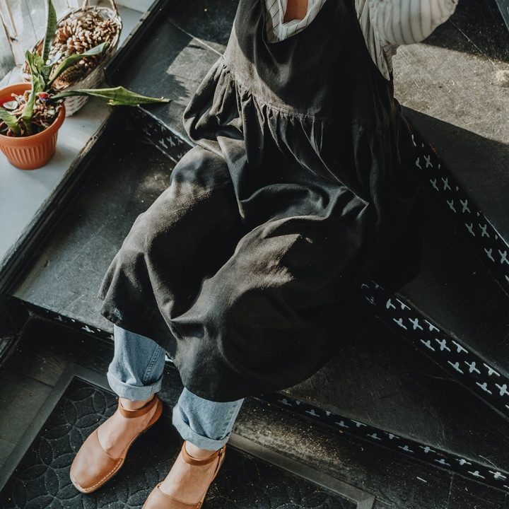 Schürze-Kleid Mia (schwarz)